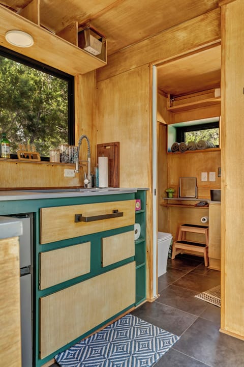 Exclusive Cabin, 1 Double Bed, Balcony, Valley View | Private kitchen | Mini-fridge, stovetop, coffee/tea maker, cookware/dishes/utensils