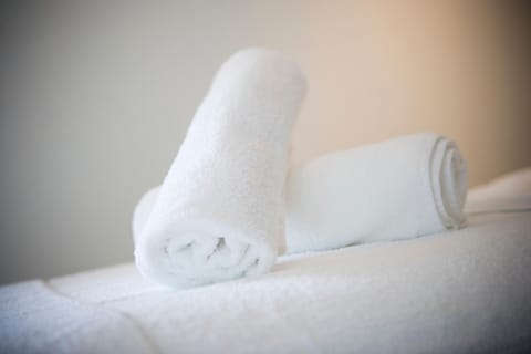 Body treatments, hydrotherapy, aromatherapy, hot stone massages