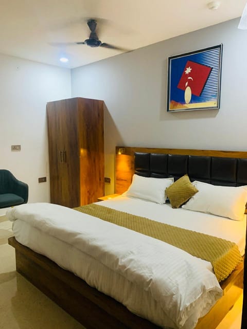 Deluxe Double Room | Free WiFi