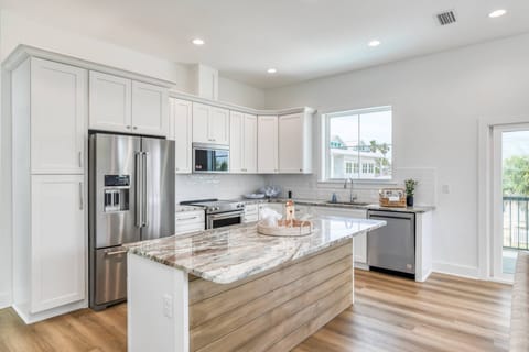 House (Sweetwater Sunrise) | Private kitchen