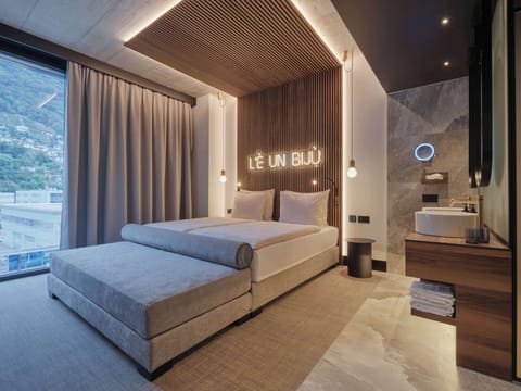 Superior Double Room | Hypo-allergenic bedding, minibar, desk, laptop workspace