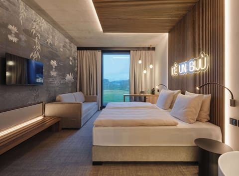 Comfort Double Room | Hypo-allergenic bedding, minibar, desk, laptop workspace