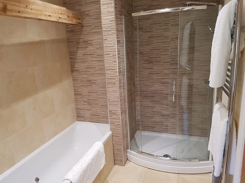 Double Room, Ensuite | Bathroom