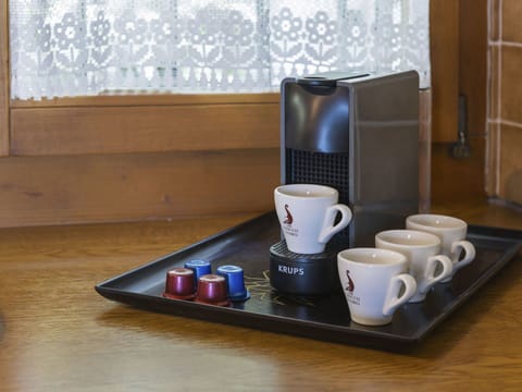 Tableware, Drinkware, Property, Dishware, Cup, Coffee Cup, Serveware, Table, Wood, Teacup