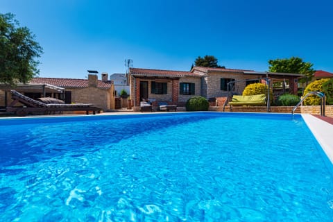 View on the property from the swimming pool