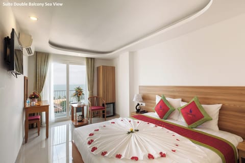 Deluxe Double or Twin Room, Balcony, Sea View | Premium bedding, down comforters, pillowtop beds, minibar