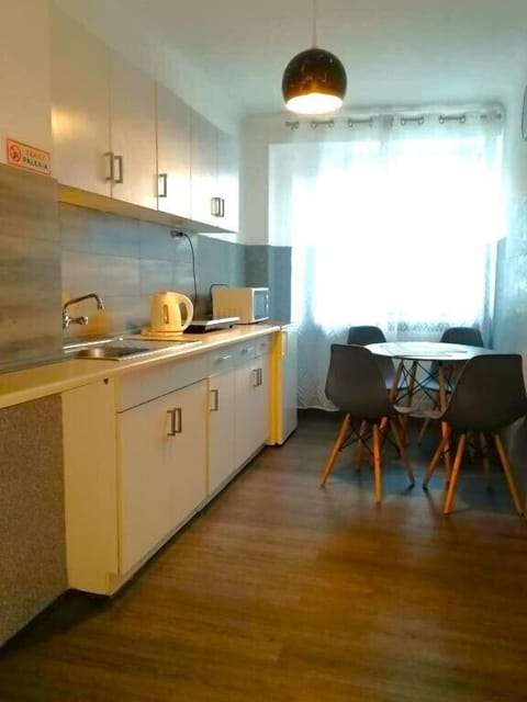 Classic Condo, 2 Bedrooms, Kitchen, City View | Private kitchen | Mini-fridge, microwave, electric kettle, cookware/dishes/utensils