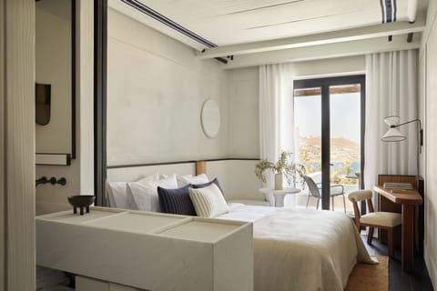 Suite, Sea View (Mykonian, Infinity Pool) | Hypo-allergenic bedding, minibar, in-room safe, soundproofing