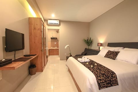 Premier Suite | Premium bedding, minibar, in-room safe, desk