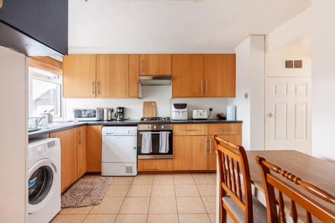 Apartment | Private kitchen | Fridge, microwave, oven, stovetop