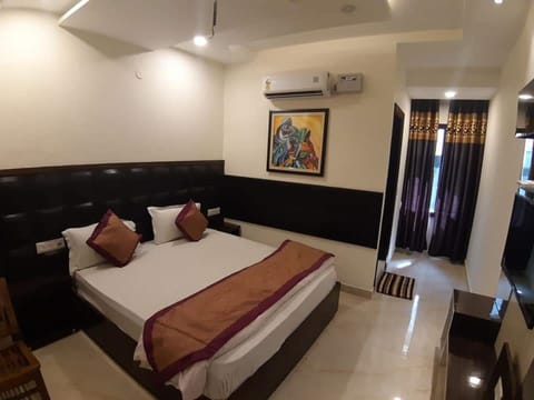 Deluxe Double Room | Free WiFi, bed sheets