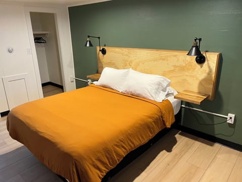 Premium Room, 1 Queen Bed | Free WiFi