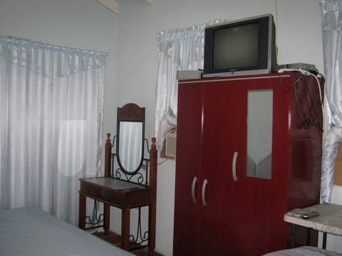 Room, 1 Bedroom | Premium bedding, individually decorated, individually furnished, desk