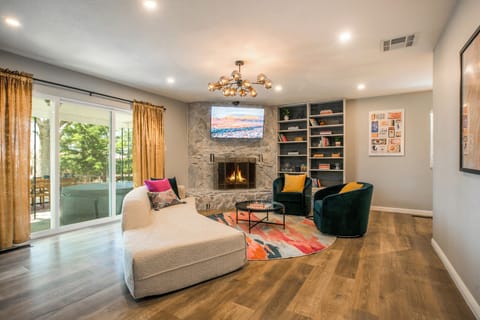 Cozy living room perfect for get togethers