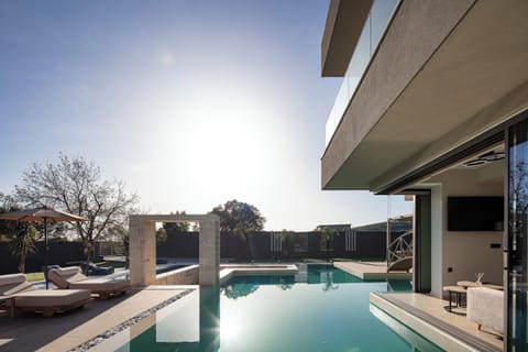 Elinor Villa is here to offer you the ultimate peaceful holiday retreat