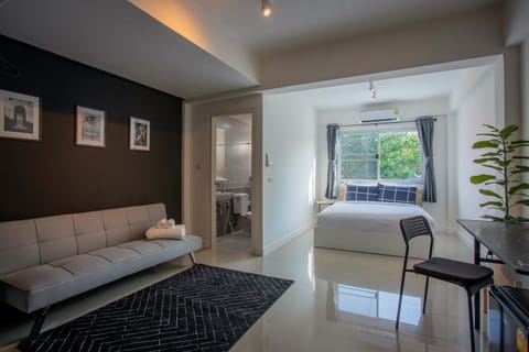 Family Double Room, City View | Desk, free WiFi