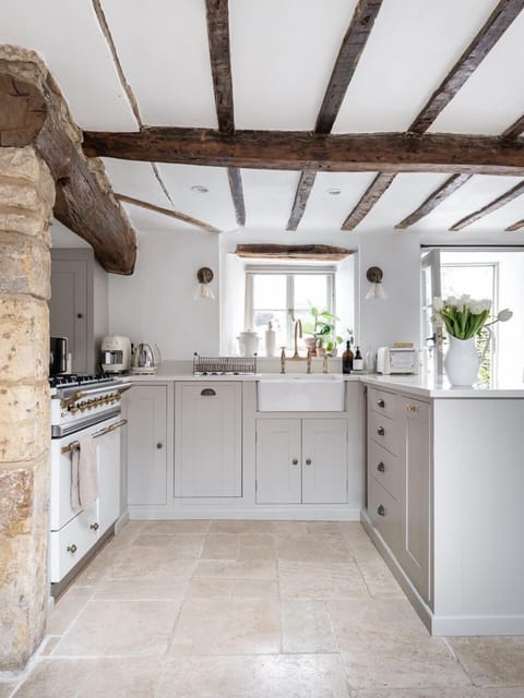 377e3503-6a1c-45bb-978b-ec1605c48f1c