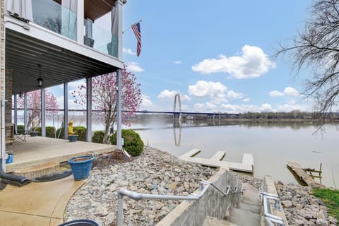 Outside area overlooking East End bridge
