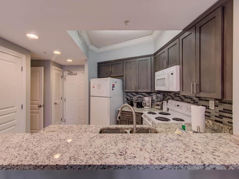Condo, 1 King Bed with Sofa bed (Palm Beach A14) | Private kitchen | Oven