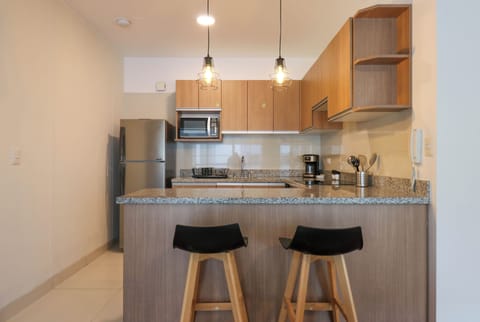 Apartment, 2 Bedrooms (406) | Private kitchen | Fridge, microwave, oven, toaster