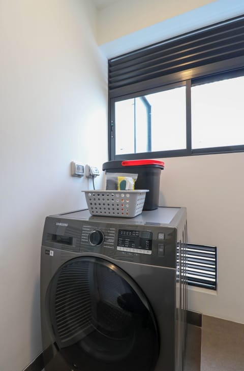 Business Apartment | Laundry