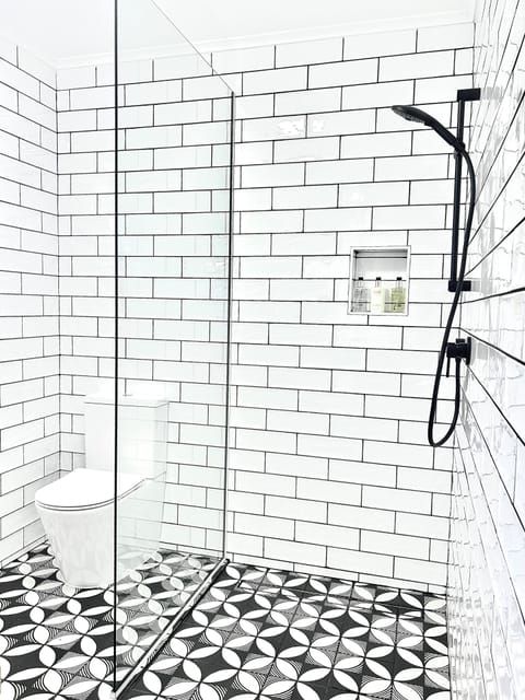 Studio, Garden View | Bathroom | Shower, eco-friendly toiletries, hair dryer, bathrobes