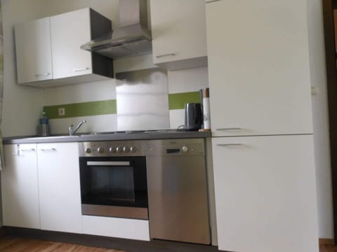 Apartment | Private kitchen | Electric kettle, toaster