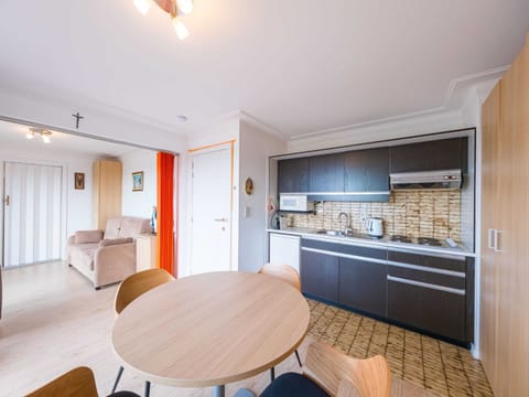 Apartment | Private kitchen | Electric kettle, toaster