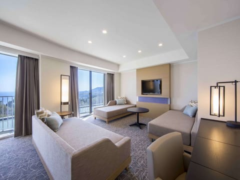 Premium Suite | In-room safe, WiFi, bed sheets