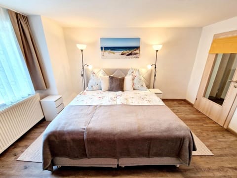 Apartment | 2 bedrooms, individually furnished, bed sheets