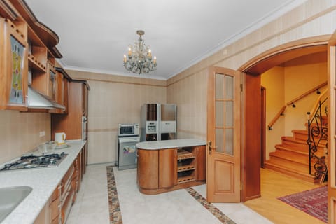 Villa, 3 Bedrooms | Private kitchen | Full-size fridge, microwave, stovetop, dishwasher