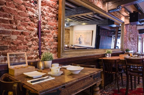 Breakfast, lunch and dinner served