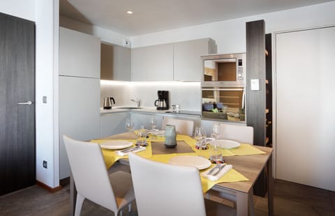 Family Suite, 3 Bedrooms | Private kitchen