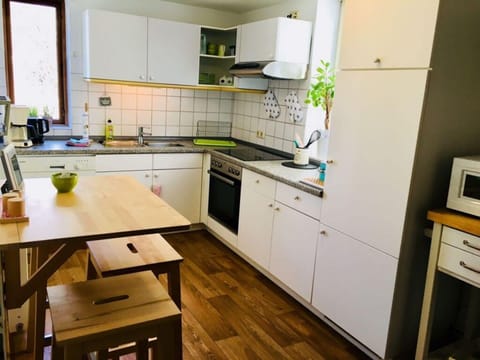 Apartment | Private kitchen | Electric kettle, toaster