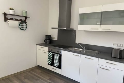 Apartment | Private kitchen | Electric kettle, toaster