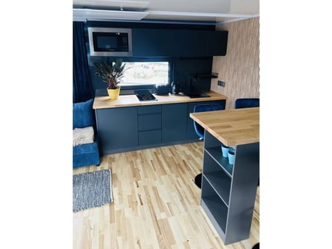 Mobile Home | Private kitchen