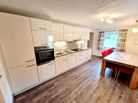 Apartment | Private kitchen | Microwave, dishwasher, coffee/tea maker