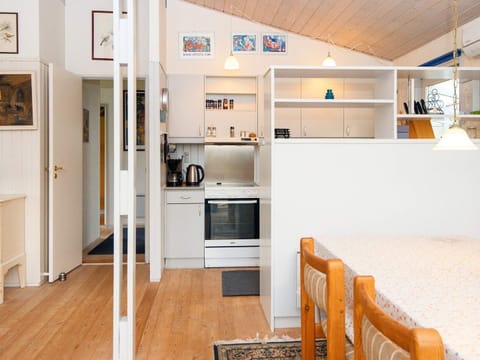 House | Private kitchen | Fridge, coffee/tea maker