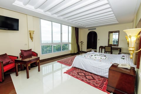 Junior Suite, Sea View | In-room safe, soundproofing, free WiFi