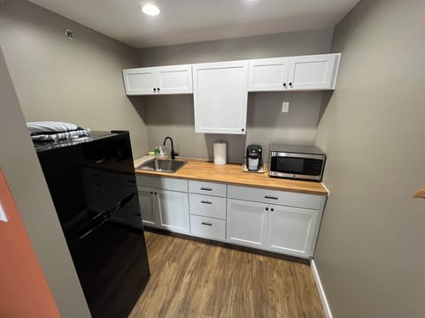 Superior Suite | Private kitchen | Fridge, microwave, cookware/dishes/utensils, freezer