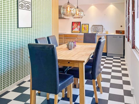 House | Dining
