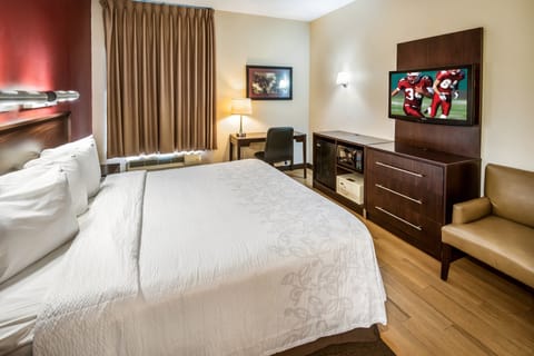 Superior Room, 1 King Bed (Smoke Free) | Desk, laptop workspace, blackout drapes, free WiFi