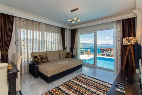 Alanya Castle Apartment (3 Person) | Premium bedding, minibar, in-room safe, free WiFi