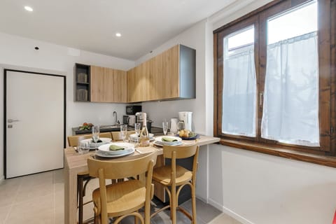 Standard Apartment, 1 Bedroom (Appartamento 30 NODI Torbole) | Private kitchen | Fridge, microwave, oven, stovetop
