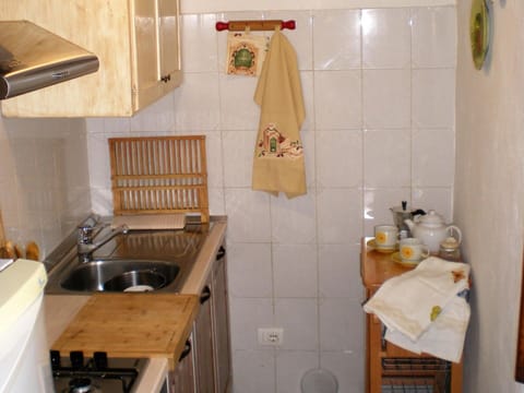 House | 2 bedrooms, individually furnished, iron/ironing board, bed sheets