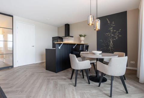 Apartment | Dining