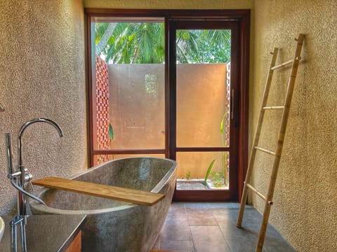 Luxury Sea View Villa, 2 Twin Beds | Bathroom | Separate tub and shower, rainfall showerhead, eco-friendly toiletries