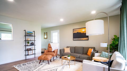 Welcome to Lake Erie Breeze and the comfort of your living area.  Relax and enjoy this 65" Roku Smart TV with plenty of space for everyone.