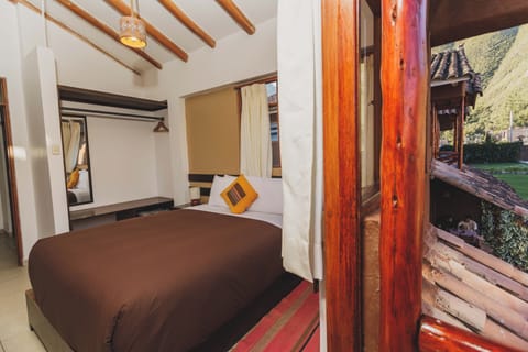 Family Cabin, Balcony, Mountain View | Individually furnished, laptop workspace, free WiFi, bed sheets