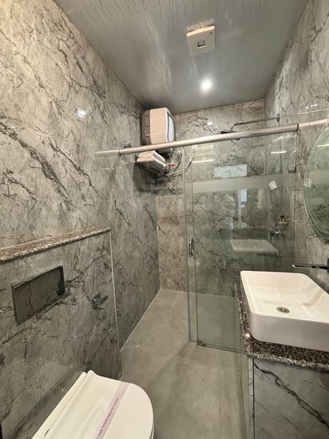 Premium Room | Bathroom